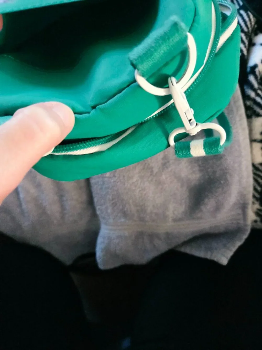 Ozark Trail Crossbody Bag/sporty/Emerald Green/White/good condition 6x9
